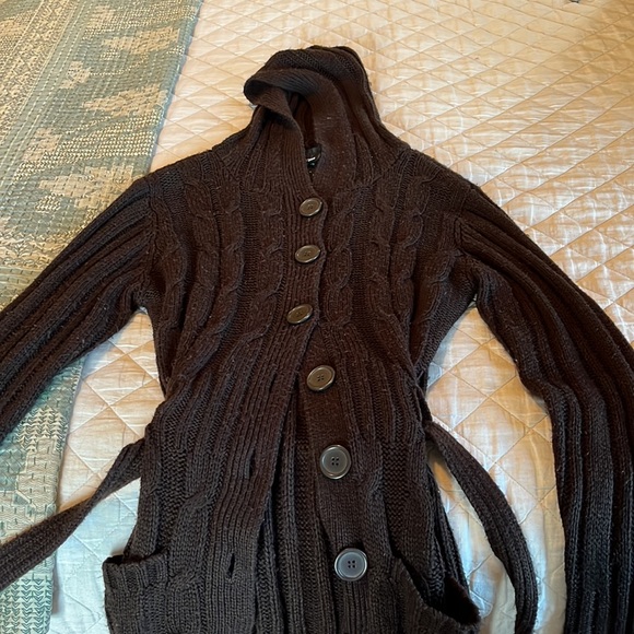 Long brown hooded sweater with front tie large buttons and two from pockets JrXL - Picture 4 of 4